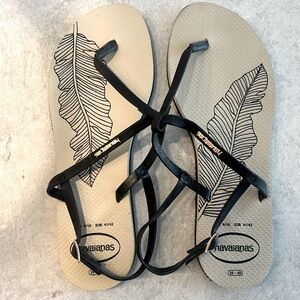 NWOB Havaianas Black and Tan Sandals